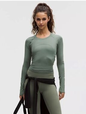 NWOT lululemon waist length swiftly tech long sleeve